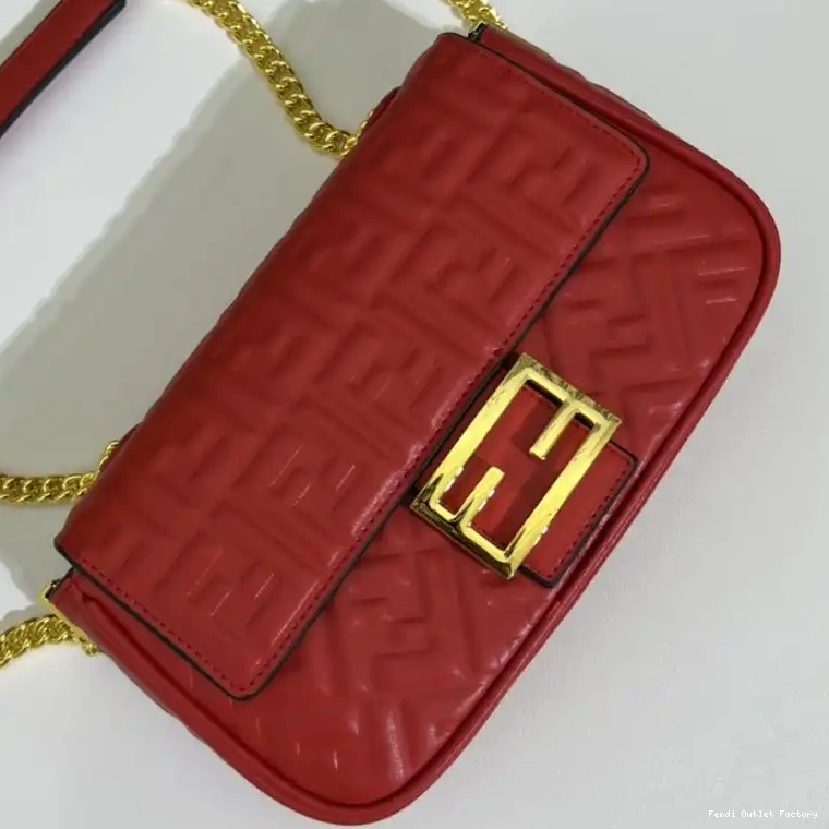 Vintage HOT Baguette Bag Midi Red In Leather Chain Nappa FF Fendi Motif 0524